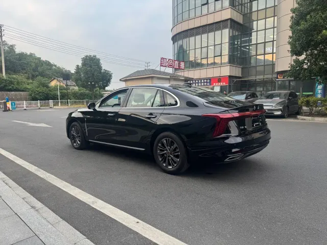 Hongqi Hongqi H5 — Фото автомобиля 8