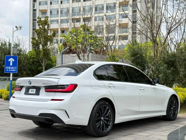 BMW 3 Series — Фото автомобиля 4