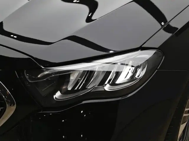Mercedes-Benz E-Class — Фото автомобиля 27