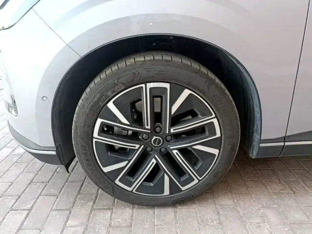 Volvo XC70 Plug-in Hybrid — Фото автомобиля 22