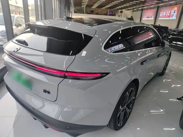 Nio ET5 Touring — Фото автомобиля 6