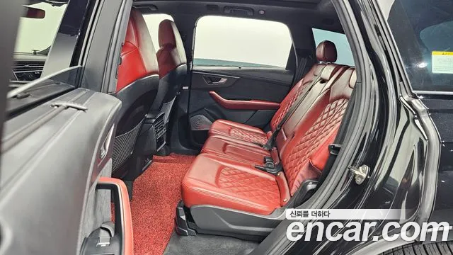 Audi SQ7 — Фото автомобиля 5