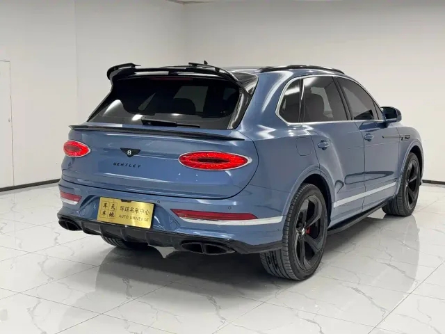 Bentley Bentayga — Фото автомобиля 24