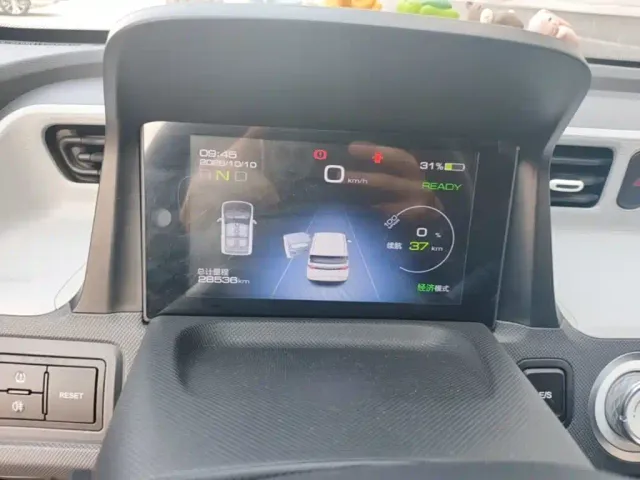 Wuling Hongguang Mini EV — Фото автомобиля 11