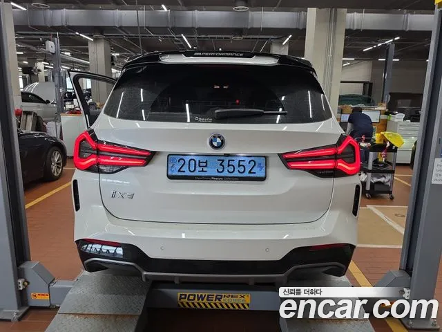 BMW iX3 G08 (2020–2024) — Фото автомобиля 5
