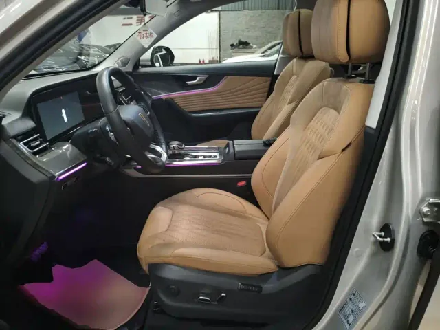 Hongqi HS5 — Фото автомобиля 14