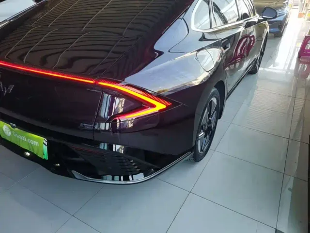Wuling Starlight — Фото автомобиля 7
