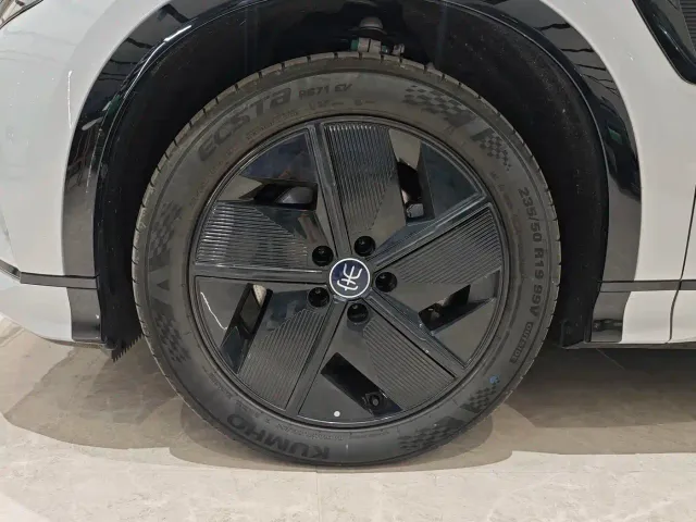 BYD Song L EV — Фото автомобиля 16