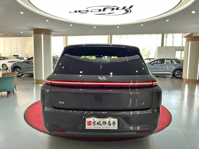 Li Auto L8 — Фото автомобиля 6