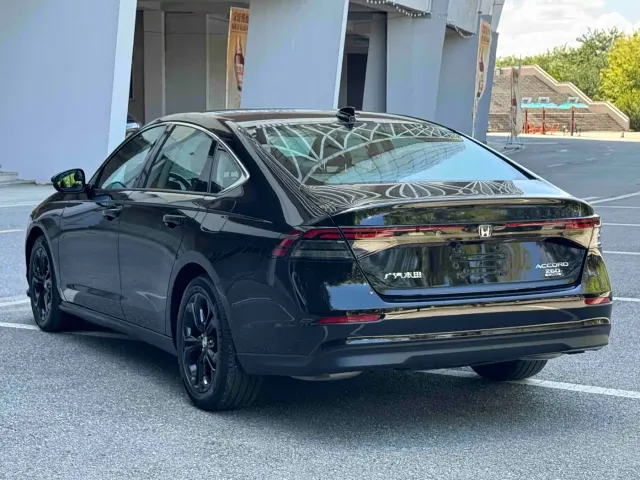 Honda Accord — Фото автомобиля 4