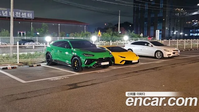 Lamborghini Urus — Фото автомобиля 3