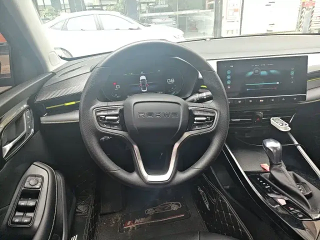 Roewe i5 — Фото автомобиля 10