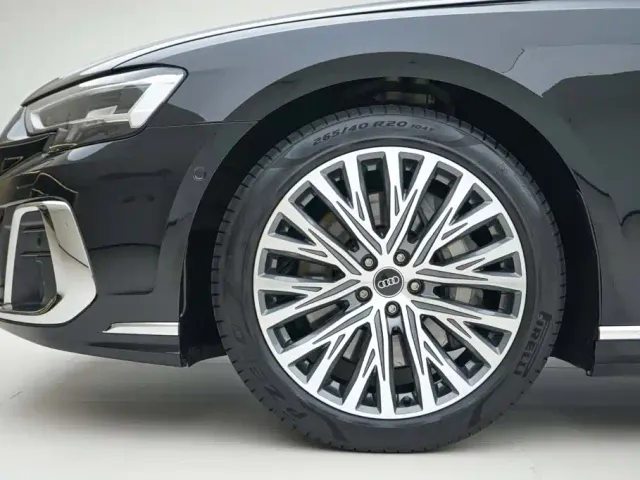 Audi A8 — Фото автомобиля 15