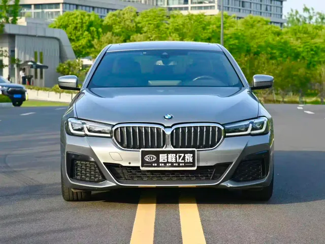 BMW 5 Series — Фото автомобиля 2