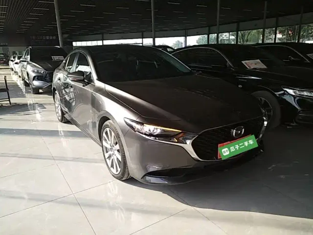 Mazda Axela — Фото автомобиля 3