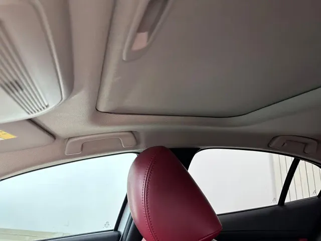 Mazda Axela — Фото автомобиля 8