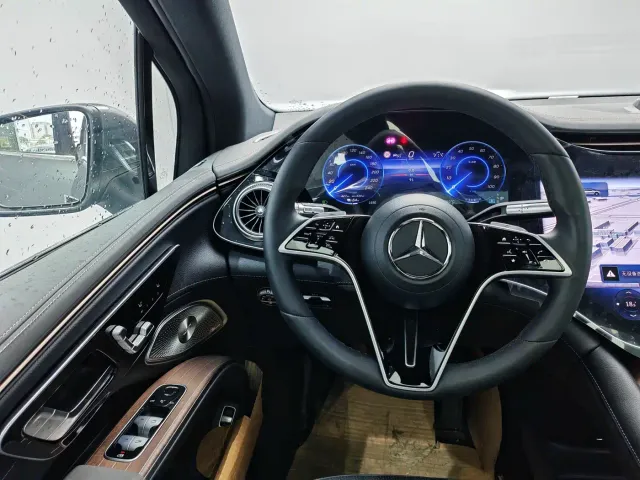 Mercedes-Benz EQS SUV — Фото автомобиля 9