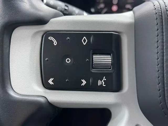 Land Rover Defender — Фото автомобиля 6