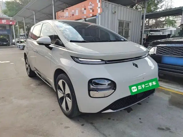 Baojun Cloud — Фото автомобиля 3