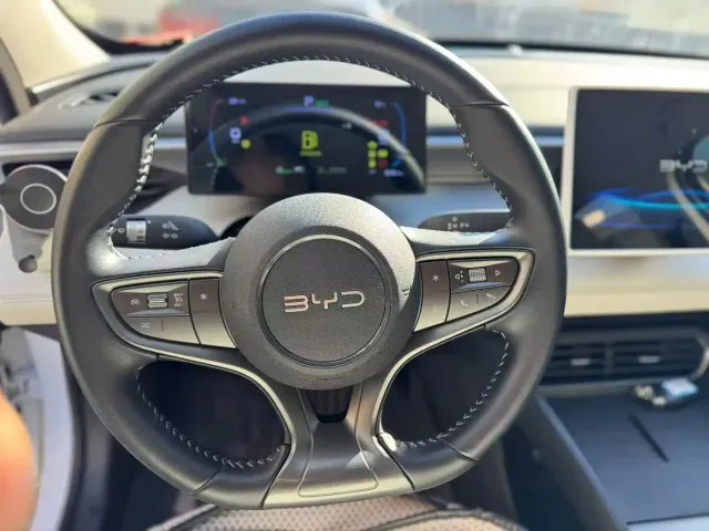BYD Seal 05 DM-i — Фото автомобиля 9