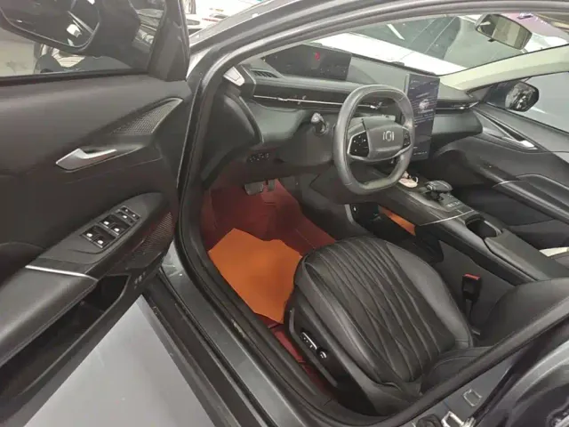 Changan Qiyuan A05 — Фото автомобиля 15