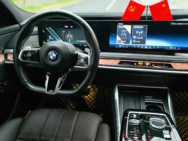 BMW 7 Series — Фото автомобиля 15