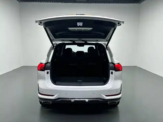 Roewe RX5 Max — Фото автомобиля 10