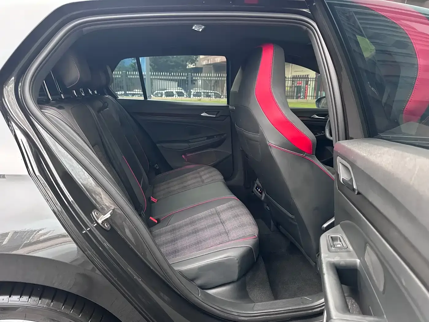 Volkswagen Golf GTI 2021 380TSI DSG GTI — Фото автомобиля 13