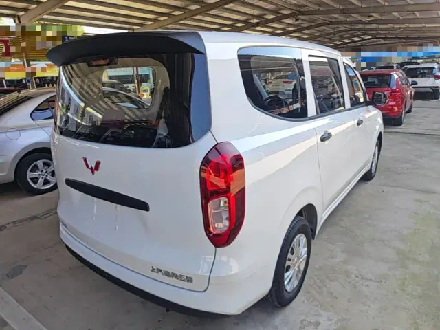 Wuling Hongguang — Фото автомобиля 6