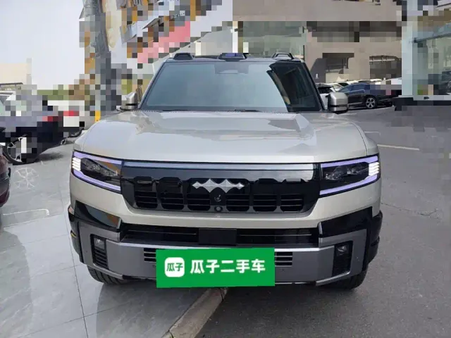 Fang Cheng Bao Leopard 8 2025 Zhiyong Flagship 7-Seater — Фото автомобиля 2