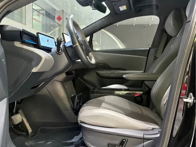 Lynk & Co Z20 — Фото автомобиля 4