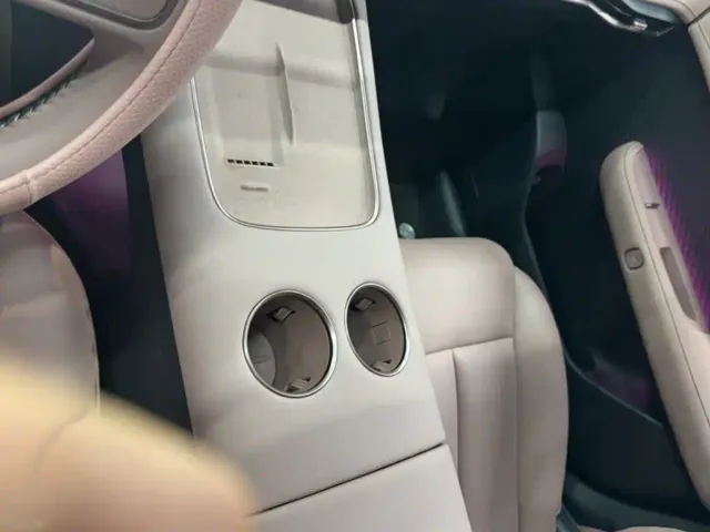 Nissan N7 — Фото автомобиля 8