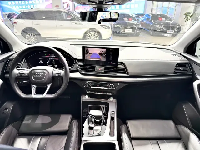 Audi Q5L — Фото автомобиля 11