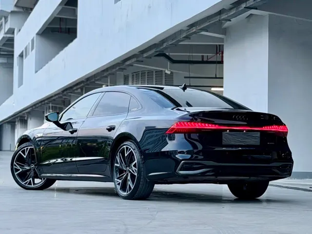 Audi A7L — Фото автомобиля 4