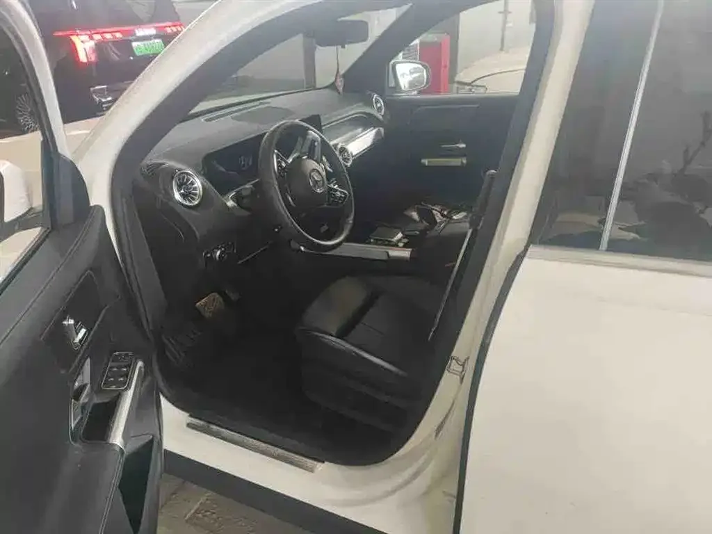 Mercedes-Benz Mercedes-Benz GLB 2022 Facelift GLB 200 Fashion Style — Фото автомобиля 17