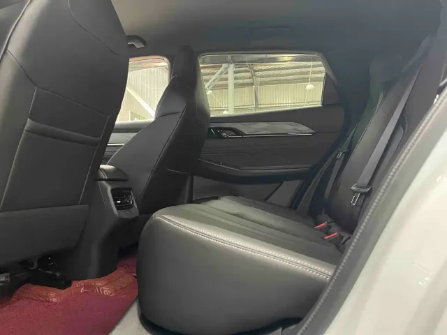 Dongfeng Fengshen L7 — Фото автомобиля 12