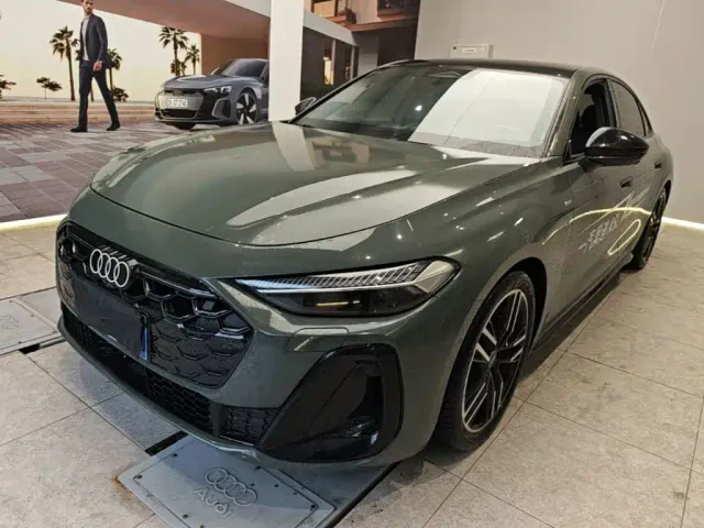 Фотография автомобиля — Audi A5L