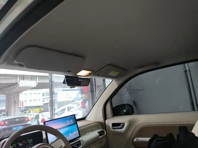 Wuling Motors Hongguang MINIEV 2024 3rd Generation 215km Youth Edition — Фото автомобиля 17