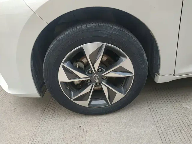 GAC Trumpchi M6 — Фото автомобиля 24