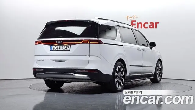 Kia Carnival Generation 4 — Фото автомобиля 2