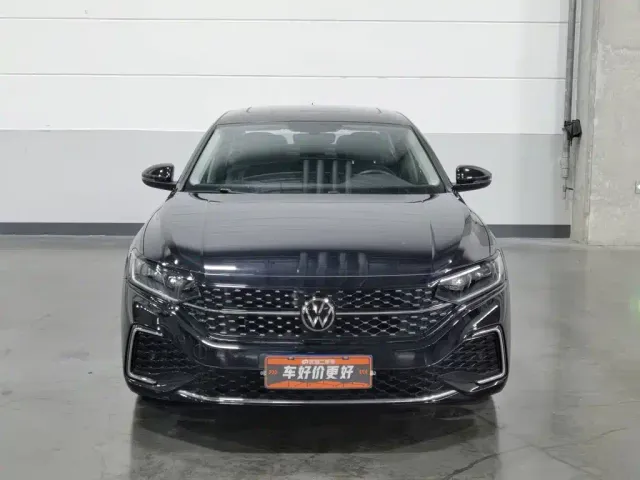 Volkswagen Passat — Фото автомобиля 3