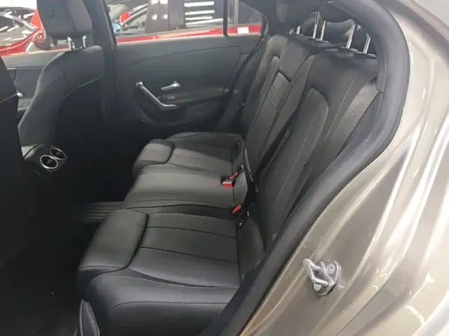 Mercedes-Benz A-Class — Фото автомобиля 16