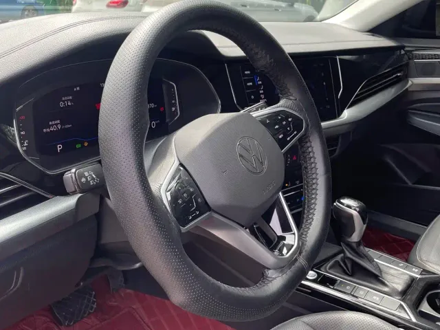 Volkswagen Passat — Фото автомобиля 8