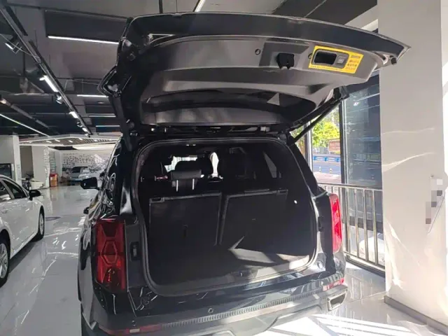 GAC Trumpchi GS8 — Фото автомобиля 18