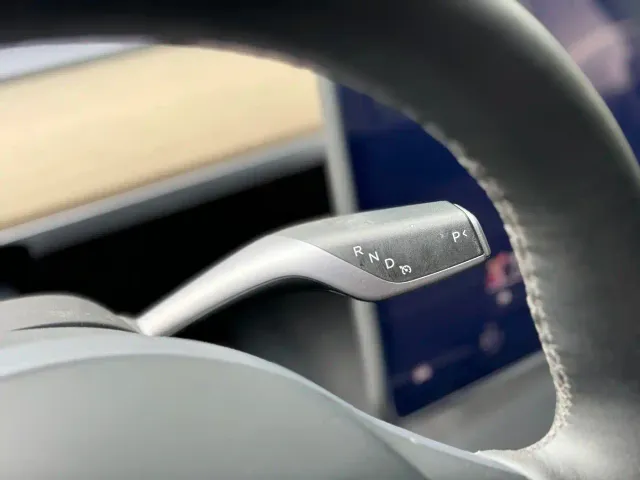 Tesla Model Y — Фото автомобиля 14