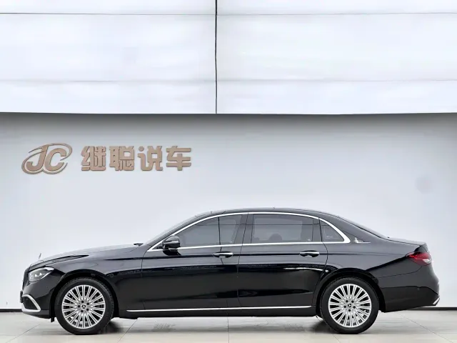 Mercedes-Benz E-Class — Фото автомобиля 6