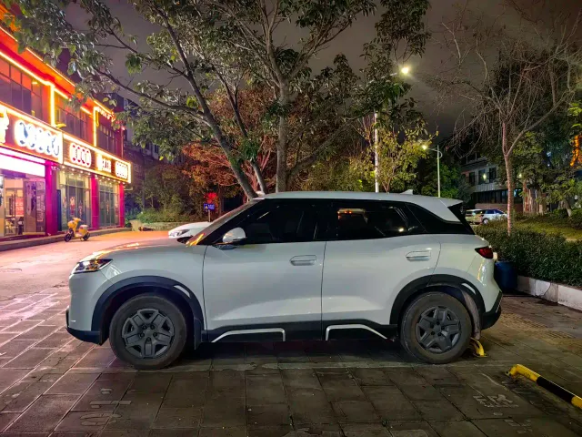 BYD Yuan UP — Фото автомобиля 6