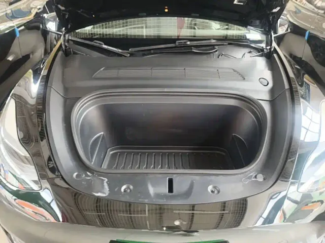 Tesla Model Y — Фото автомобиля 19