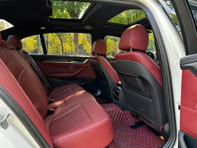 BMW 5 Series — Фото автомобиля 11
