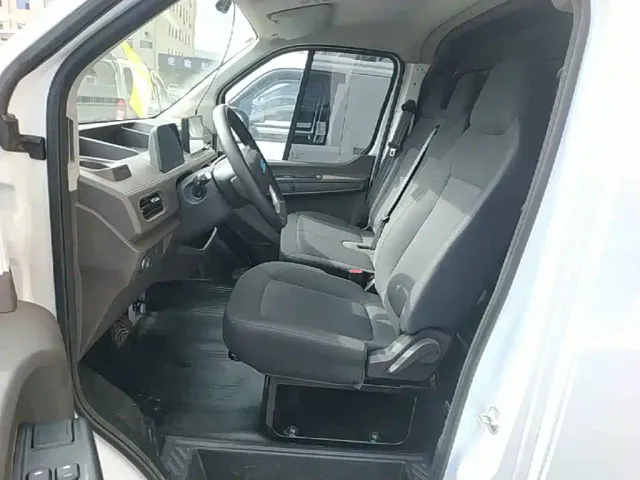JMC E-Fushun — Фото автомобиля 14